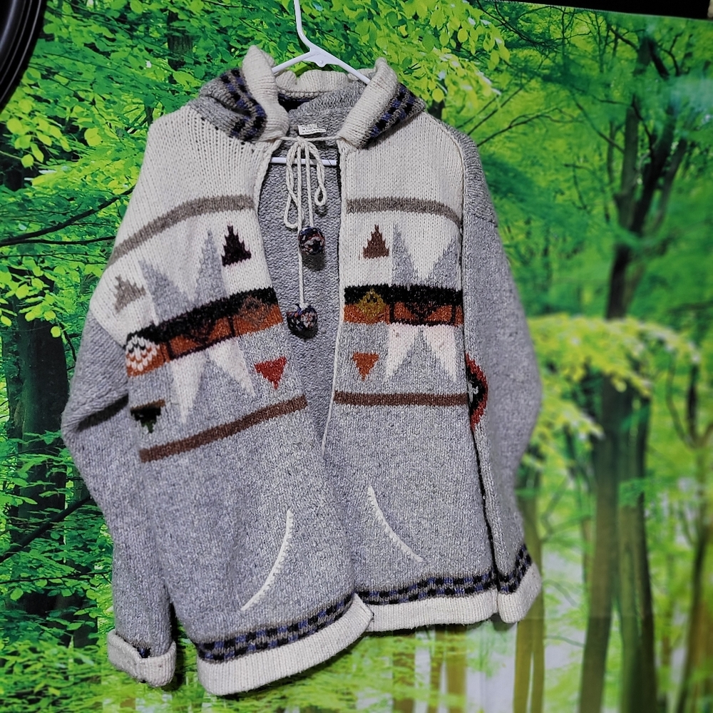 (3364) C.C.H. IMPORT, 100% Wool Vintage Coat, pit to pit 24 in.